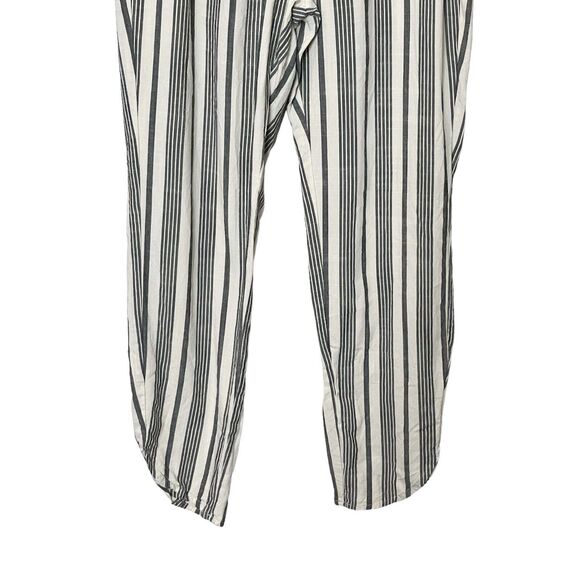 Welcome to my closet! - Picture 3 of 11